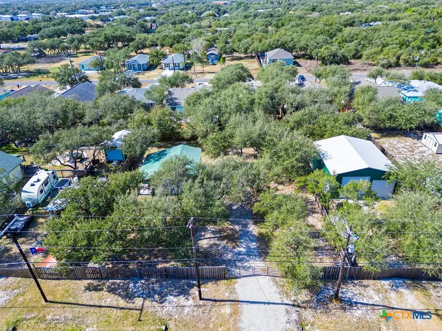 319 N Traylor, Rockport, TX 78382 - Image #2