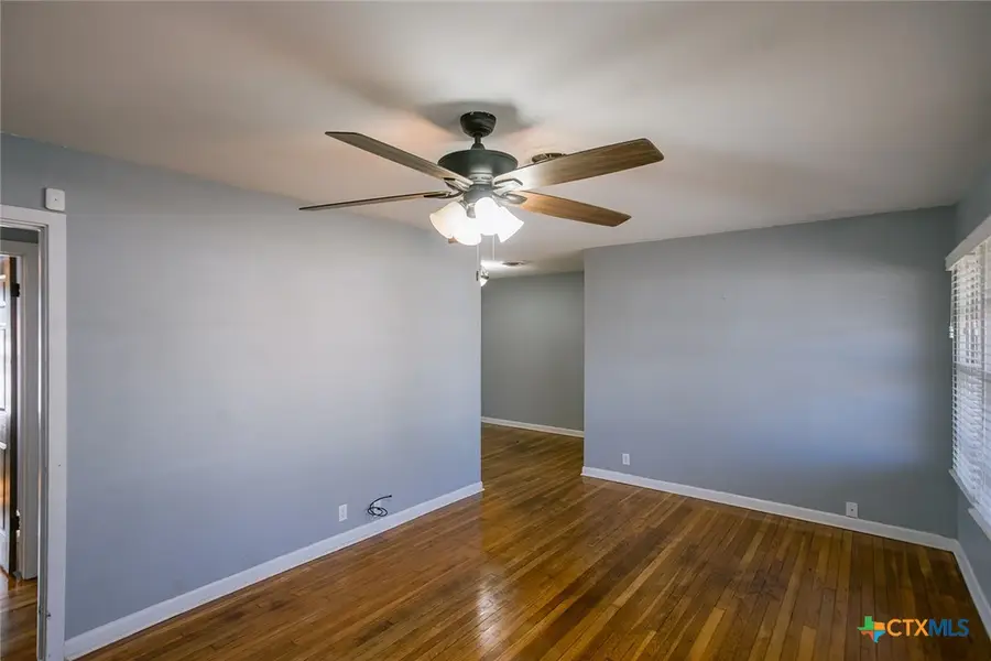 1705 E Poplar Avenue, Victoria, TX 77901 - Image #3