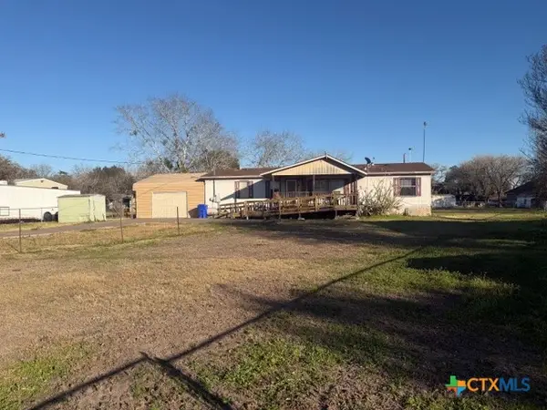 811 Cadwell, Yoakum, TX 77954