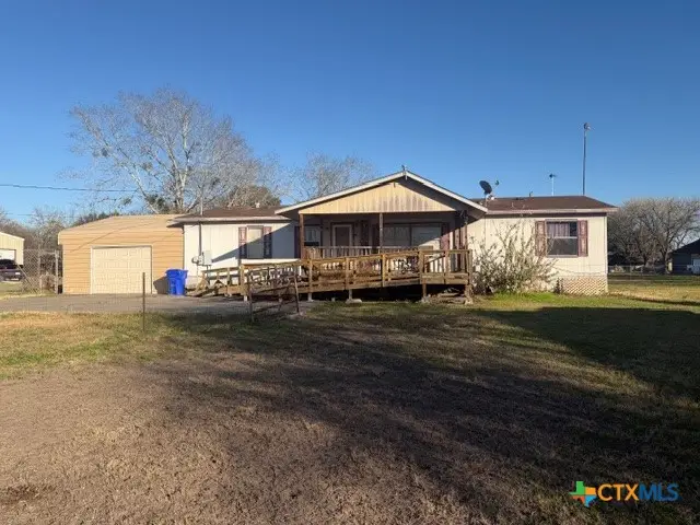 811 Cadwell, Yoakum, TX 77954 - #2