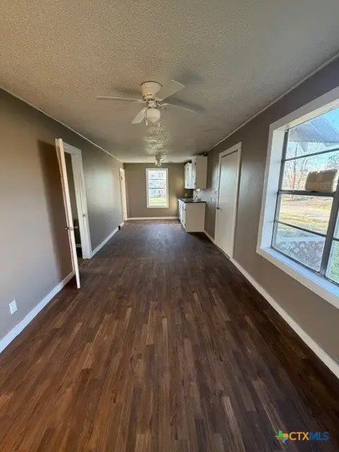 802 Cadwell, Yoakum, TX 77954 - #2