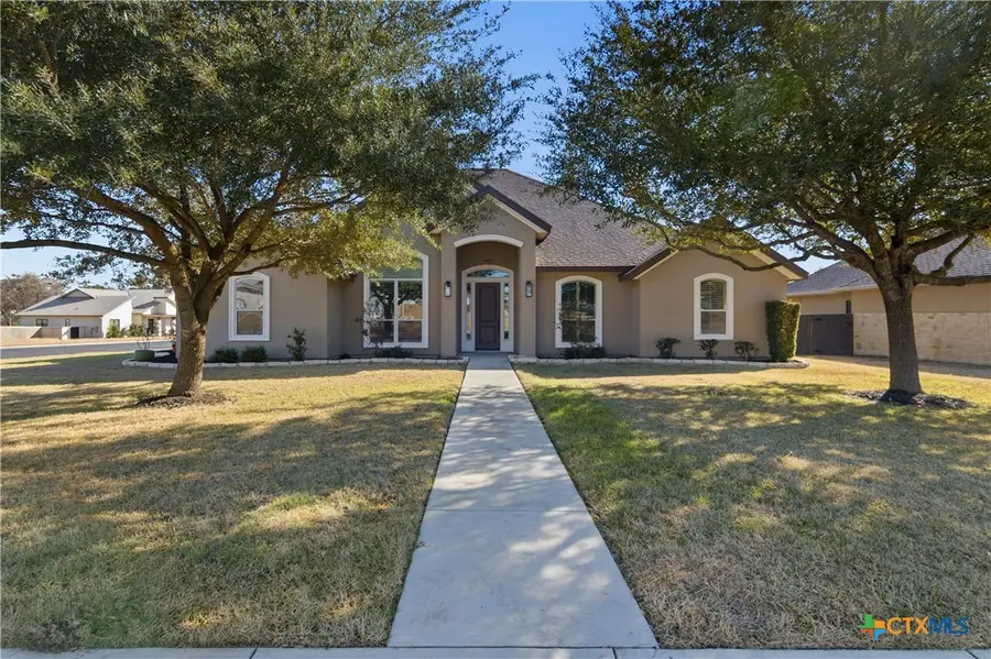 647 Oak Creek Parkway, Seguin, TX 78155 - Image #2