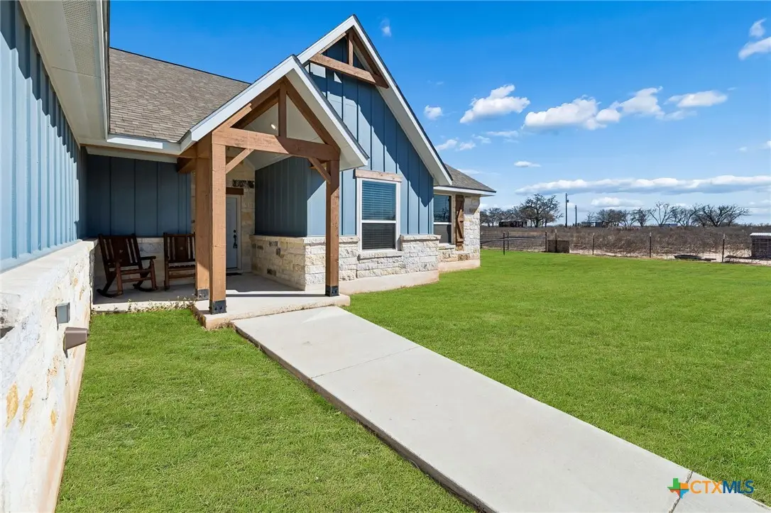 5476 County Road 427, Stockdale, TX 78160 - #1