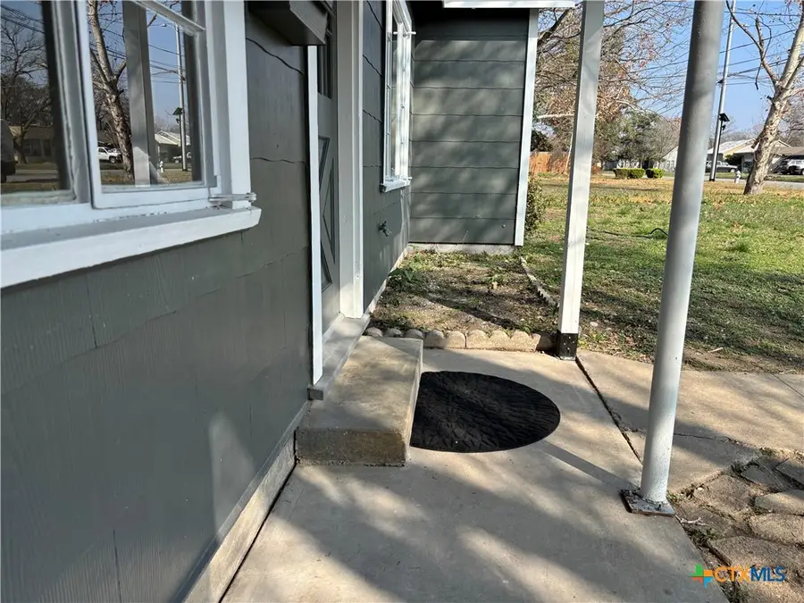 964 E Mountain Street, Seguin, TX 78155 - #3