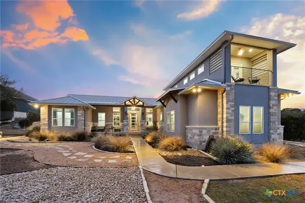 223 Oak Shores Drive, Canyon Lake, TX 78133