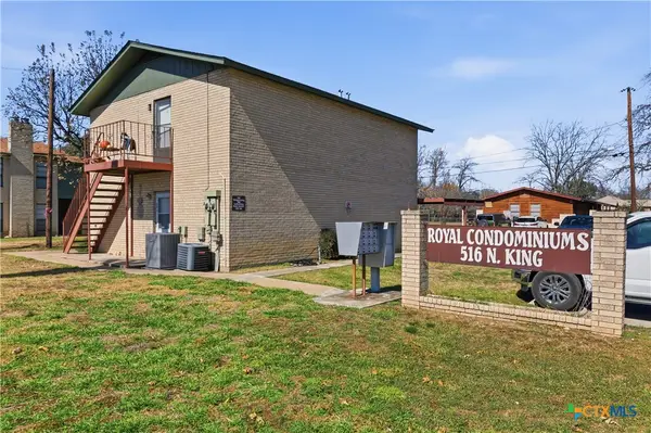 516 N King Street #301, Seguin, TX 78155