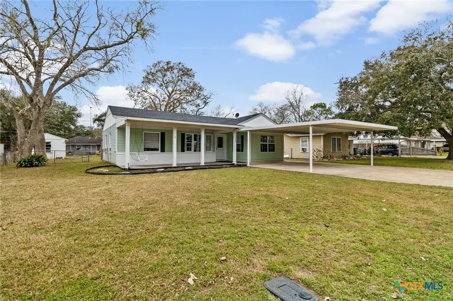 1009 Fulton Street, Edna, TX 77957 - #2