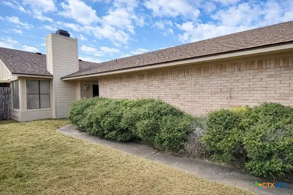 304 Rattan Drive, Victoria, TX 77901