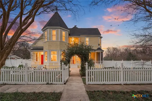 300 Estelle Rice Drive, Moody, TX 76557