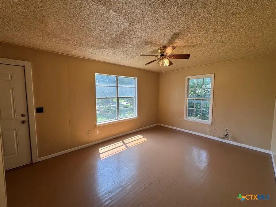 1205 E Avenue G, Killeen, TX 76541 - #3