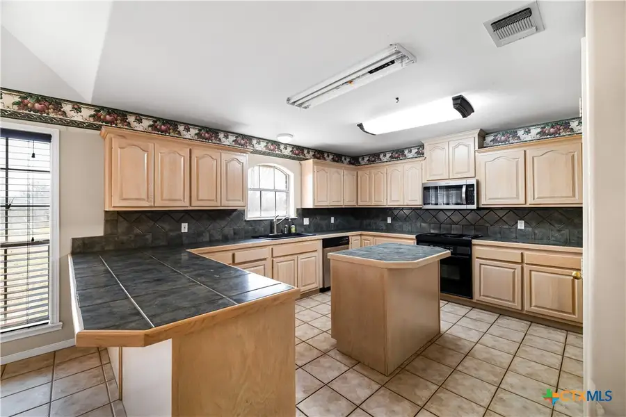 390 Park Lane, Victoria, TX 77904 - #3