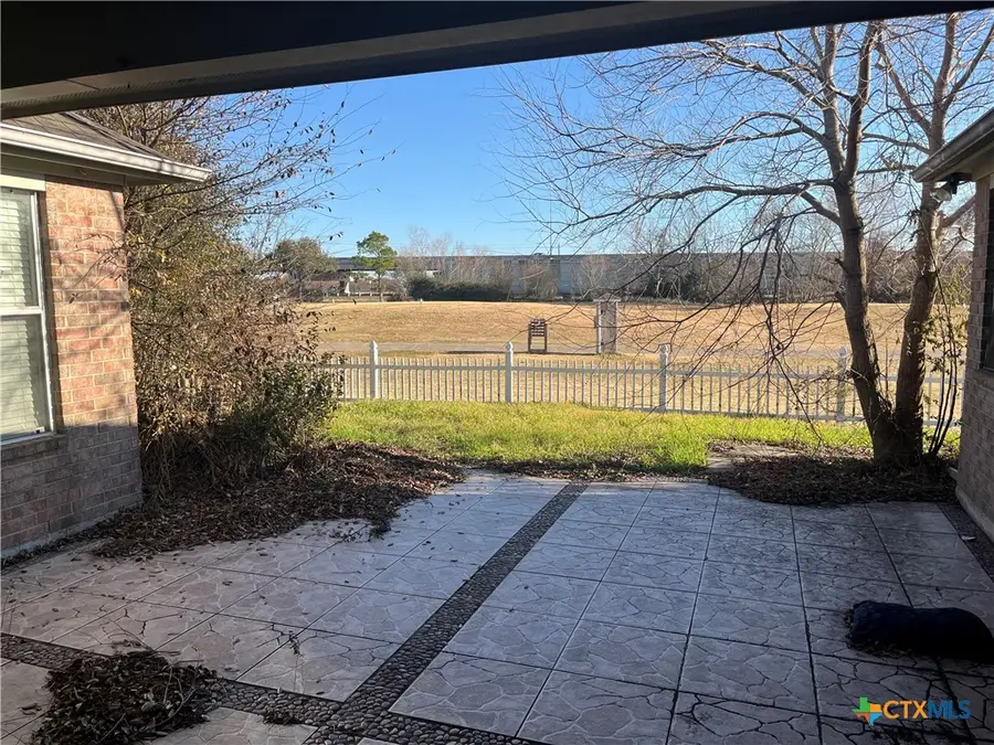 111 Village Green, Victoria, TX 77904 - #2