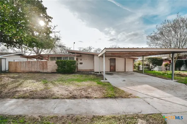 909 Fern Lane, Victoria, TX 77904