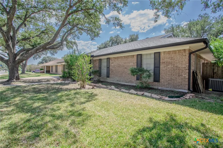 503 Sherwood Drive, Victoria, TX 77901 - #3