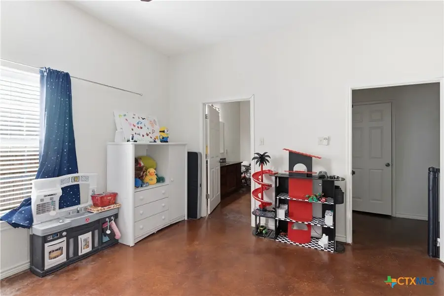 1058 E Weinert Street, Seguin, TX 78155 - #3