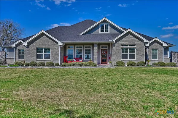 2244 W Us Highway 90a, Hallettsville, TX 77964