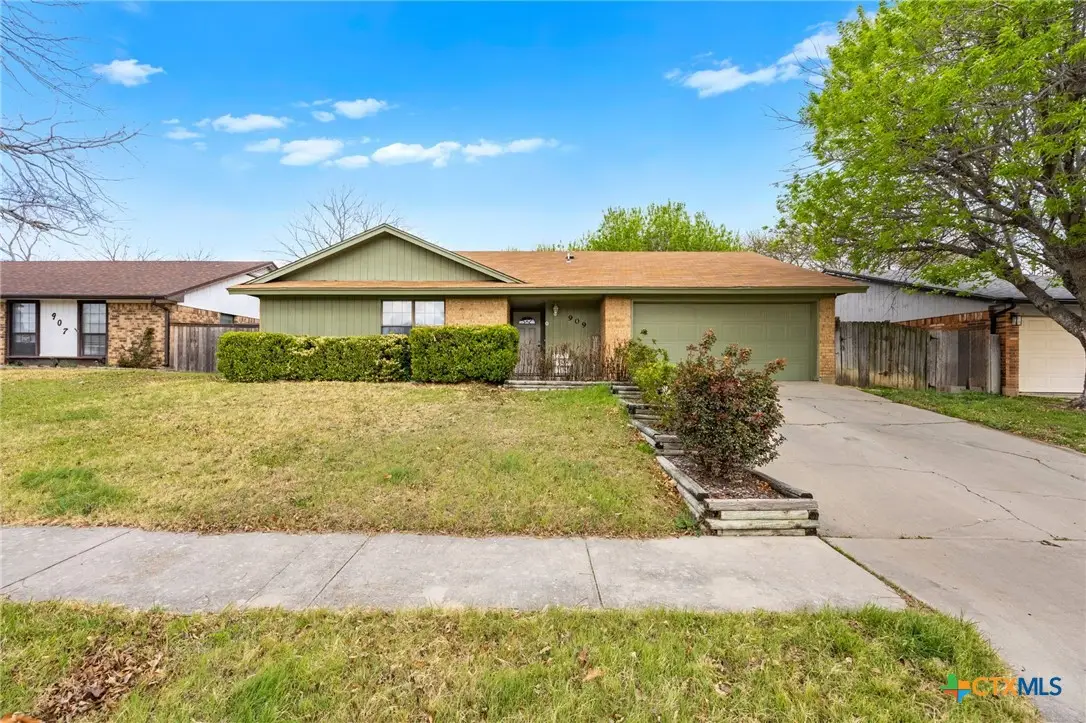 909 N 4th Street, Copperas Cove, TX 76522 - #1