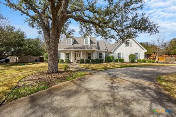 908 Salado Oaks Drive, Salado, TX 76571