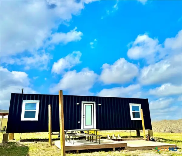 1118 Cr 447, Waelder, TX 78959