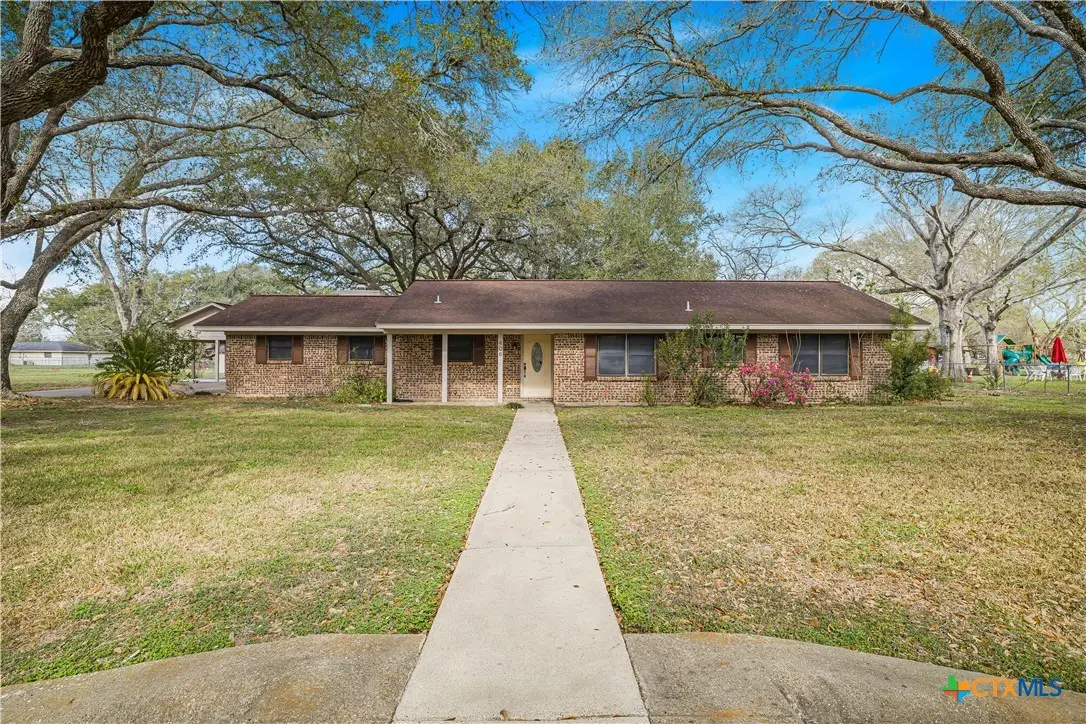 406 Blyth Road, Victoria, TX 77904 - #1