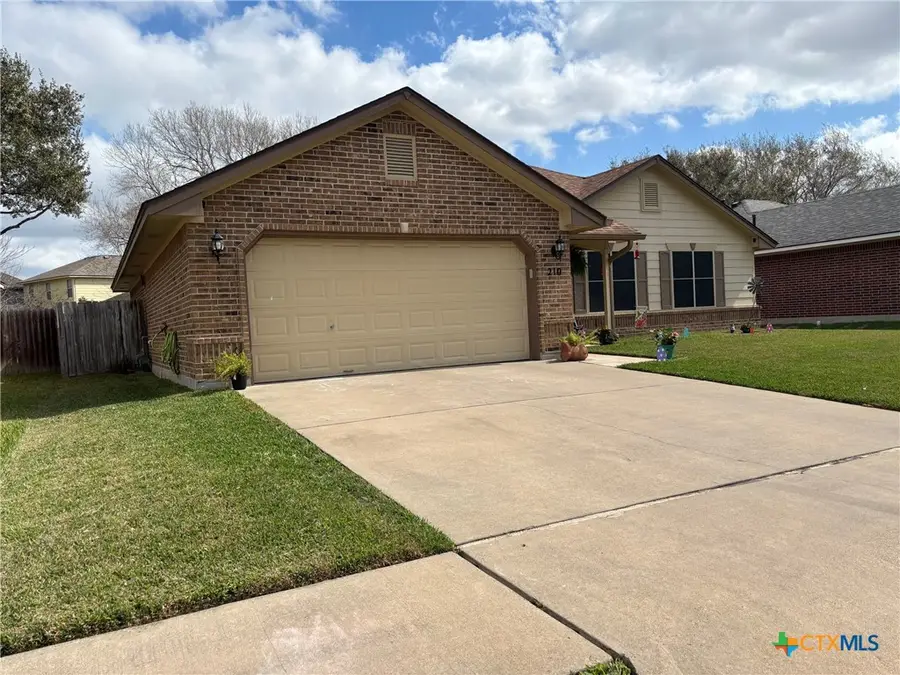 210 Nantucket Avenue, Victoria, TX 77904 - #2