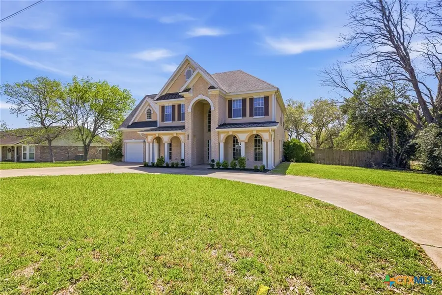 303 Roseland Avenue, Victoria, TX 77901 - #2