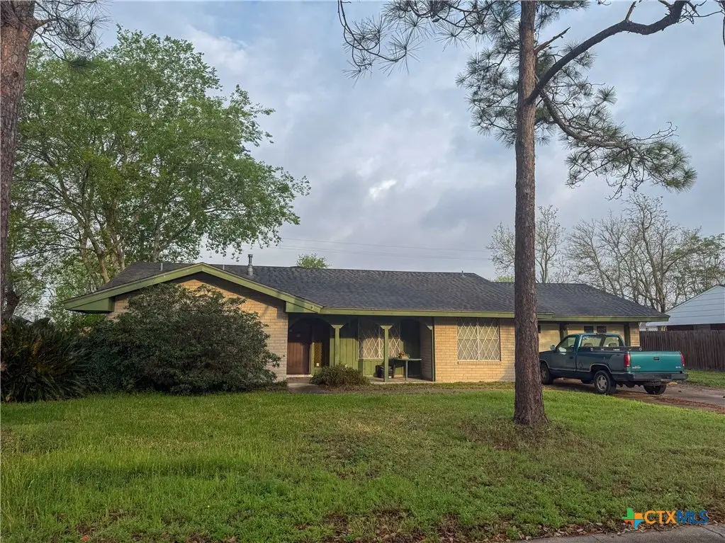 301 Rosewood Drive, Victoria, TX 77901 - #1