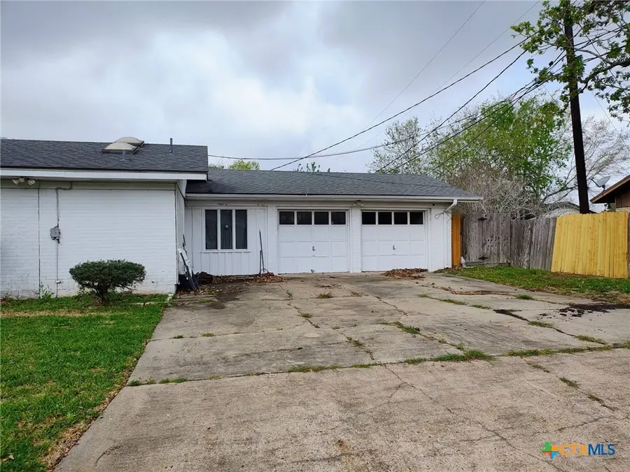 2406 Bon Aire Avenue, Victoria, TX 77901 - #3