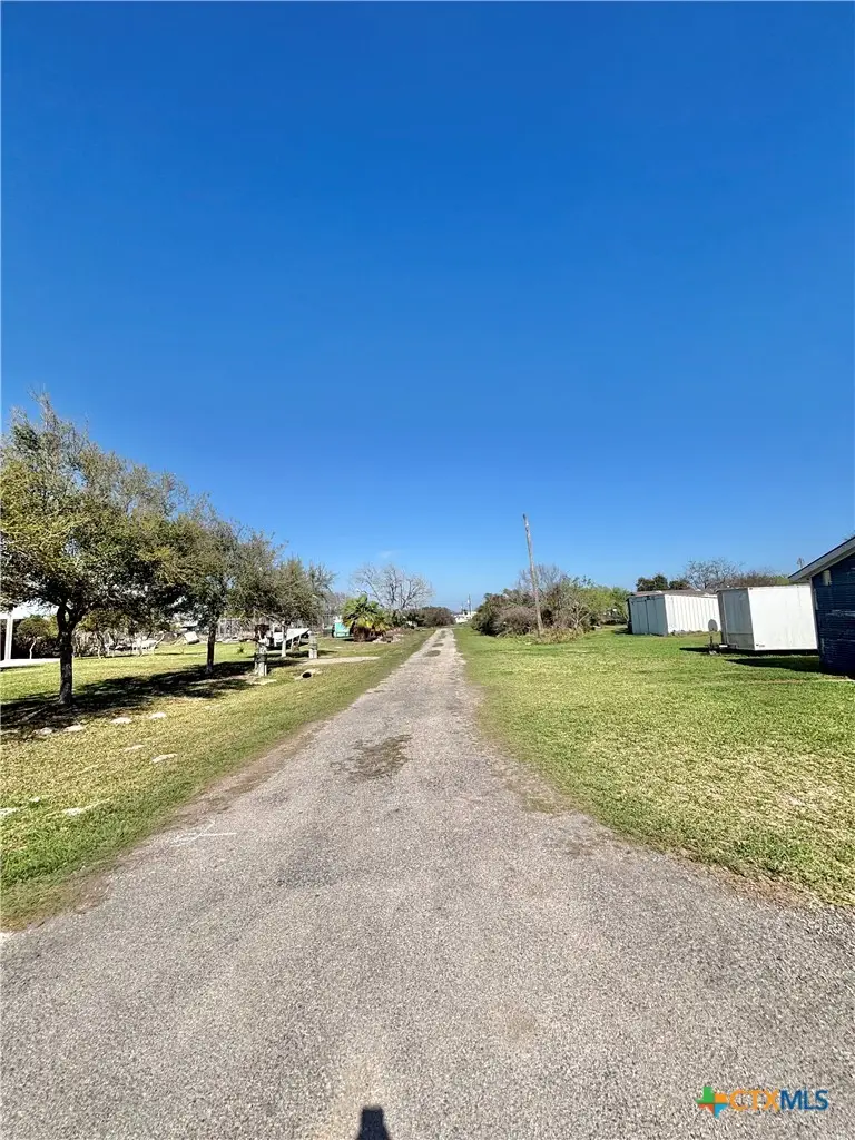 1508 W Tyler Avenue, Port Oconnor, TX 77982 - #3