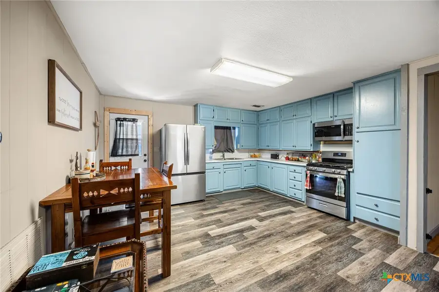 200 College Avenue, Florence, TX 76527 - #3