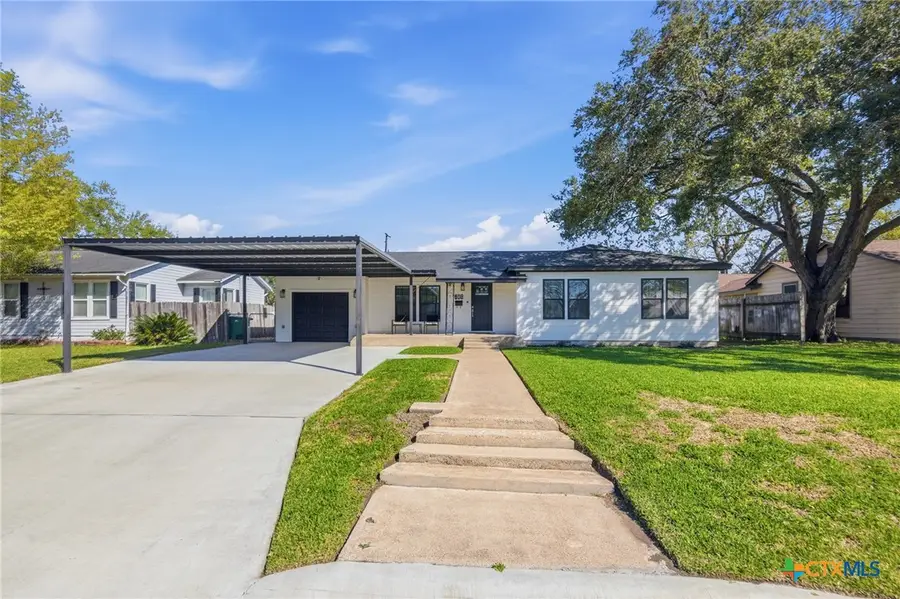 608 E Rosebud Avenue, Victoria, TX 77901 - #2