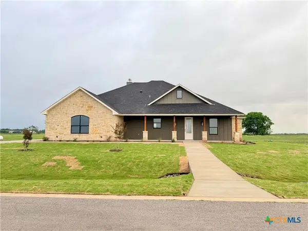 107 Pr 711, Lott, TX 76656