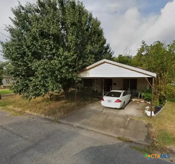 1807 N Wheeler Street, Victoria, TX 77901