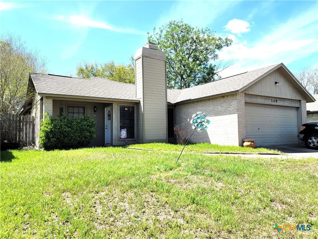 109 Queenswood Trail, Victoria, TX 77901 - #1