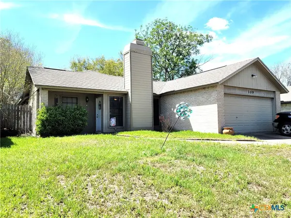 109 Queenswood Trail, Victoria, TX 77901