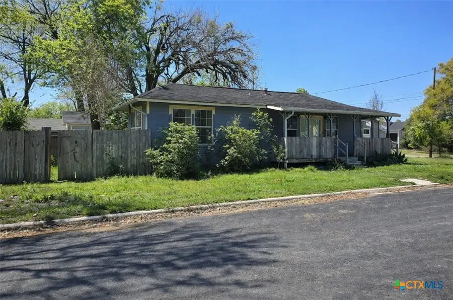 2001 E Forrest Street, Victoria, TX 77901 - #2