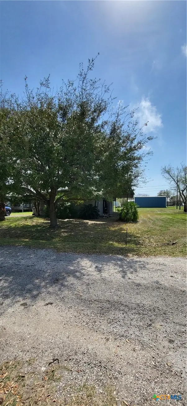 605 W Baltimore Avenue, Seadrift, TX 77983 - #2