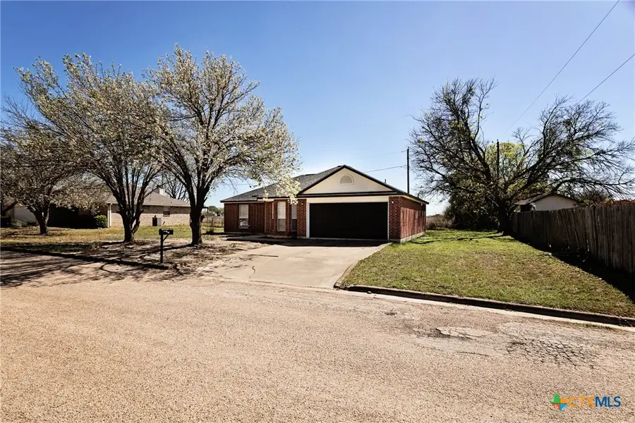 809 Steven Street, Troy, TX 76579 - #2