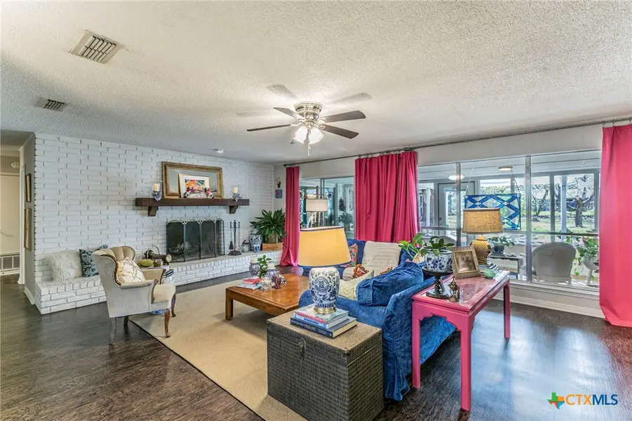 208 Highland Oaks Drive, Harker Heights, TX 76548 - #3