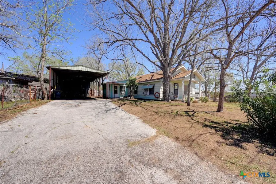 1631 E Fannin Street, Luling, TX 78648 - #2