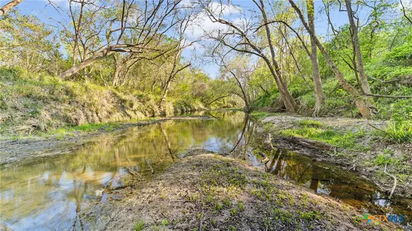 2427 Fm 234 South, Edna, TX 77957