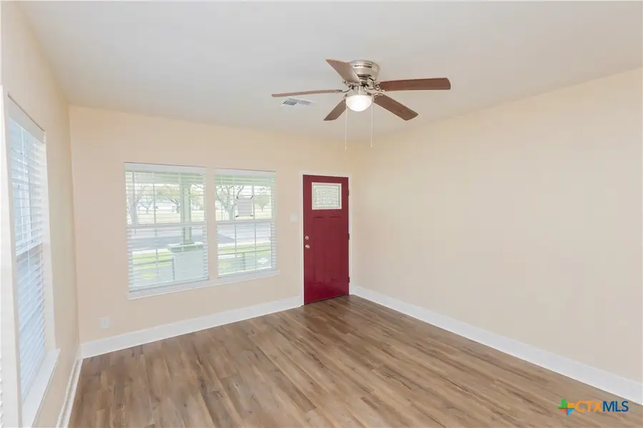 1903 E North Street, Victoria, TX 77901 - #3