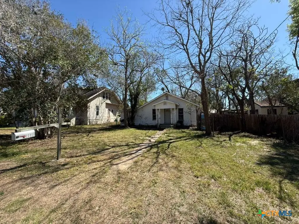 227 W End Street, Goliad, TX 77963 - #1