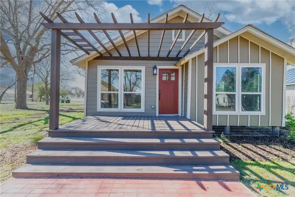 403 W French Street, Cuero, TX 77954