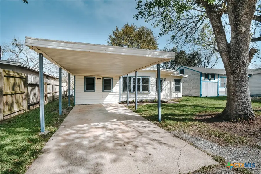 1310 E Rosebud Avenue, Victoria, TX 77901 - #2