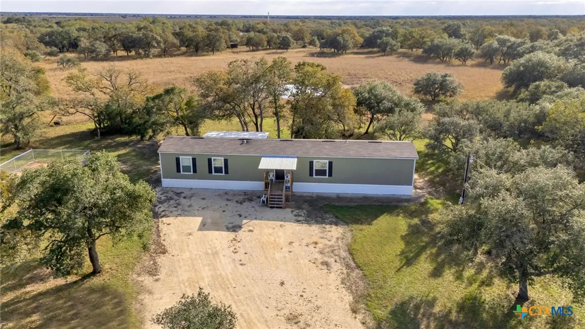 441 Private Road 1065, Hallettsville, TX 77964 - #1