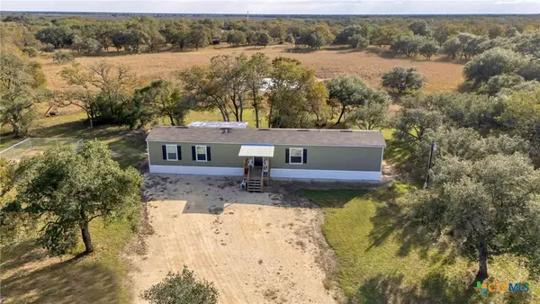 441 Private Road 1065, Hallettsville, TX 77964
