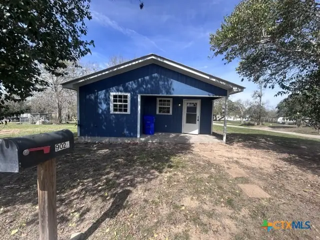 902 Simpson Street, Yoakum, TX 77995 - #1