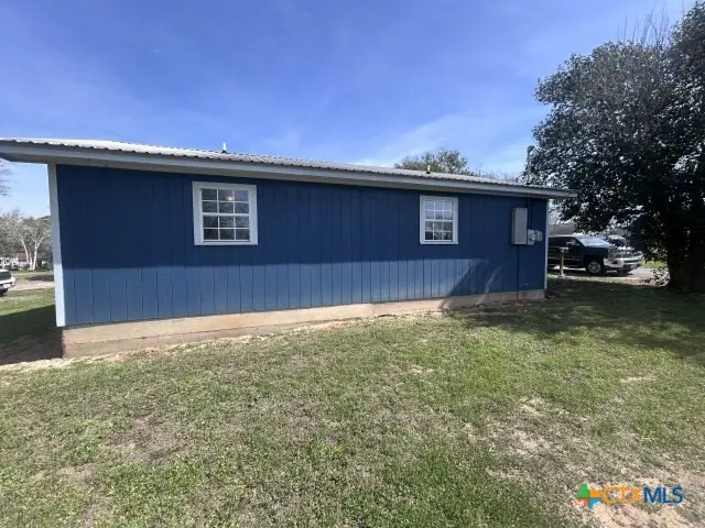 902 Simpson Street, Yoakum, TX 77995 - #3