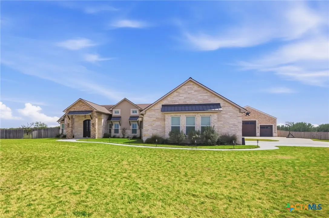 500 Sendera Loop, Victoria, TX 77904 - #1